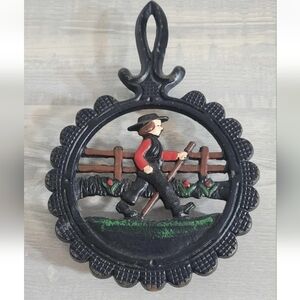 Dalecraft Vintage 1970’s Black Cast Iron Trivet Amish Boy Dutch